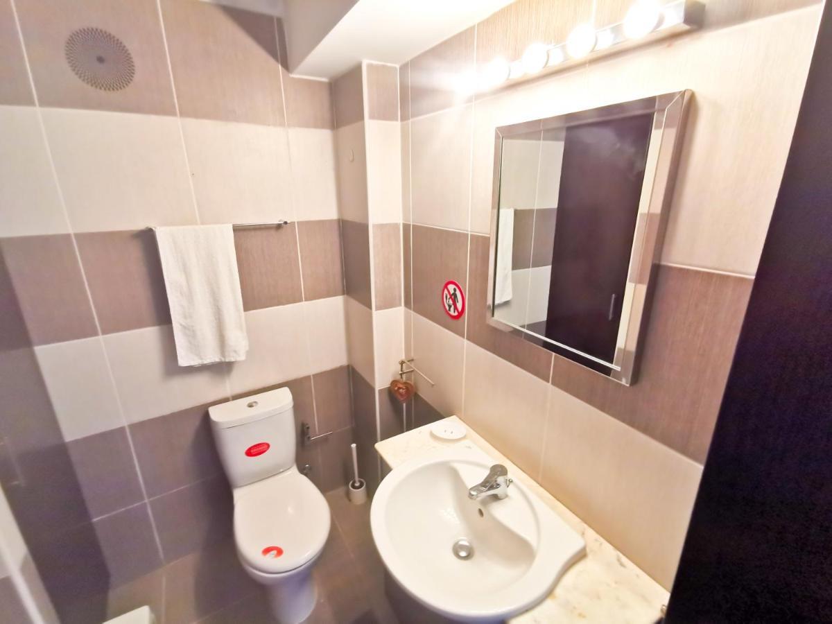 Promenade Breeze City Apartment Ларнака Екстер'єр фото
